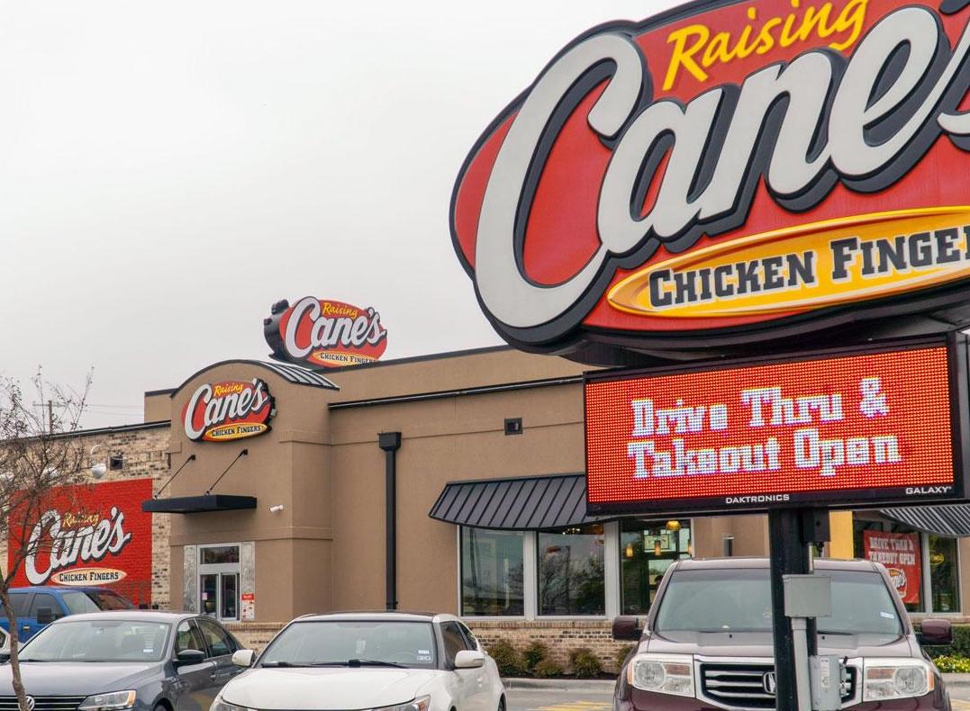 Raising Cane's restaurant aims to replace old Bar Louie on Liberia