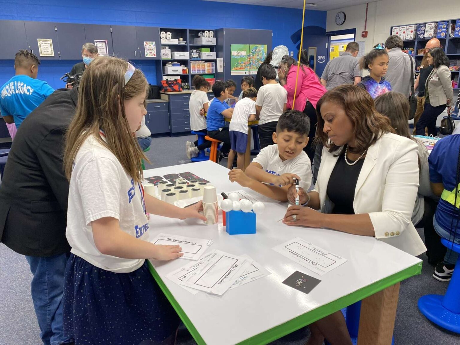Amazon commemorates first Think Big Space at River Oaks Elementary