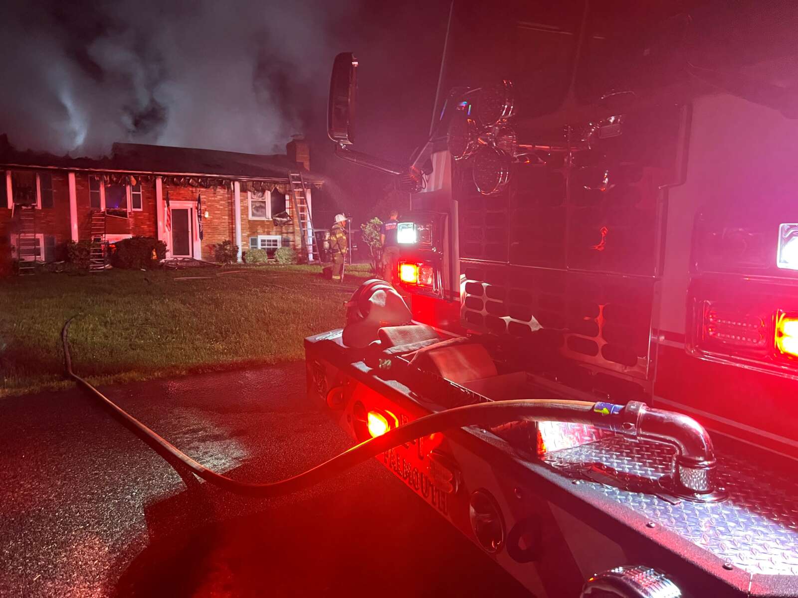 Firefighter Suffers Minor Injury In House Blaze firefighter-suffers-minor-injury-in-house-blaze